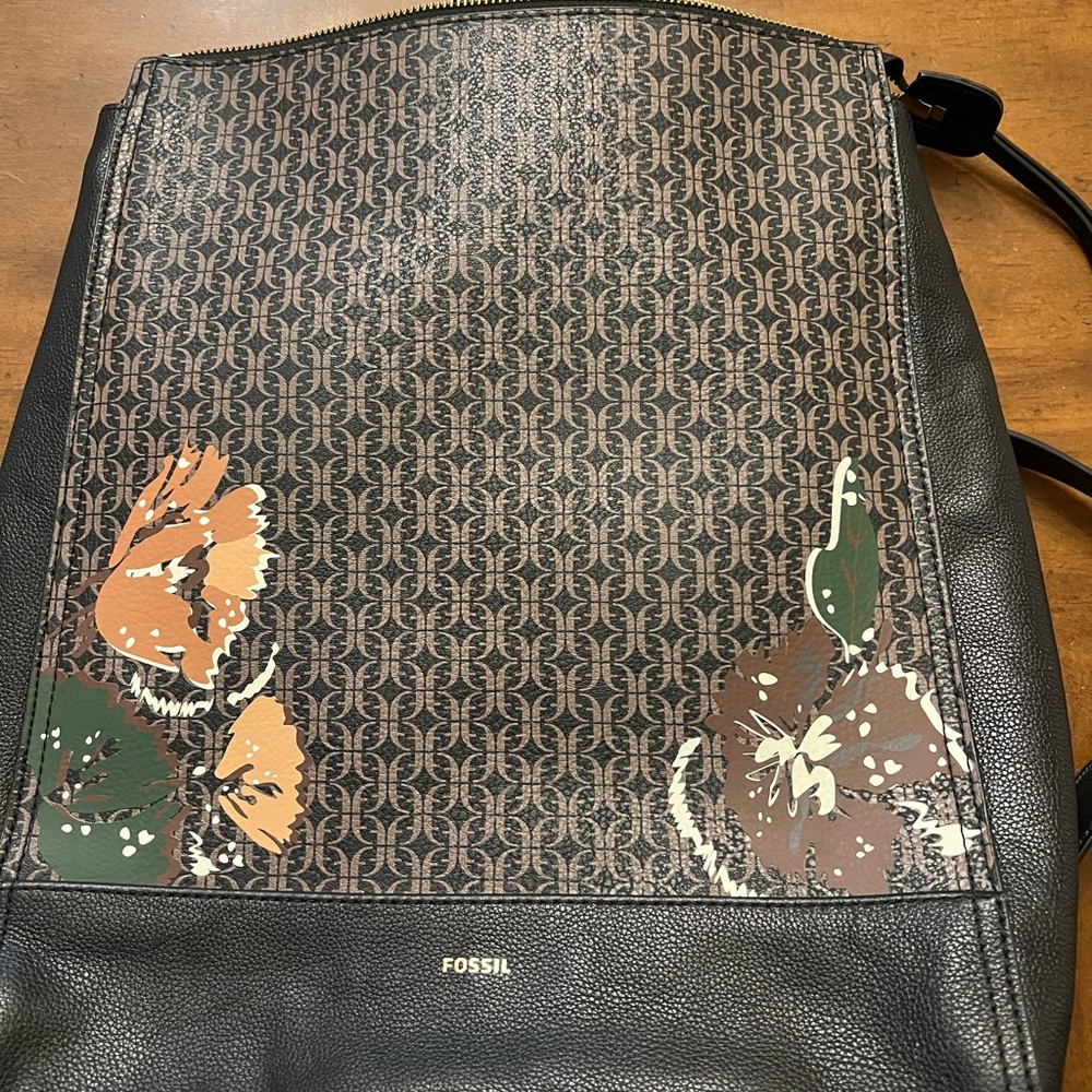Fossil Backpack purse** Like new!**